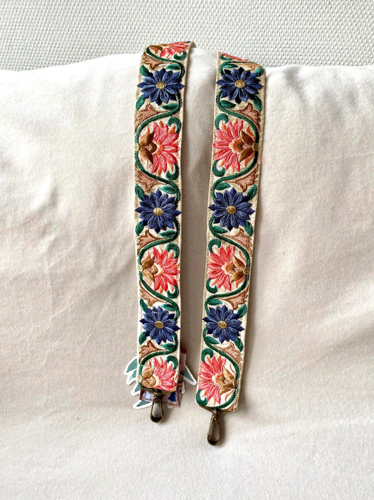 Temple of Treasure Bagstrap - Lilly in Beige